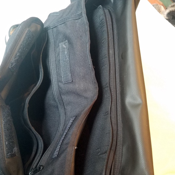 Chrome Industries CITIZEN 13"x21"x7" Messenger Bag - Picture 6 of 7